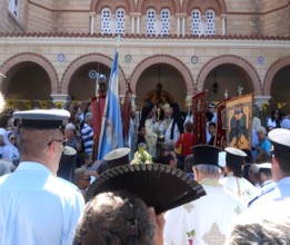 Procesiune de 3 Septembrie in fata Catedralei